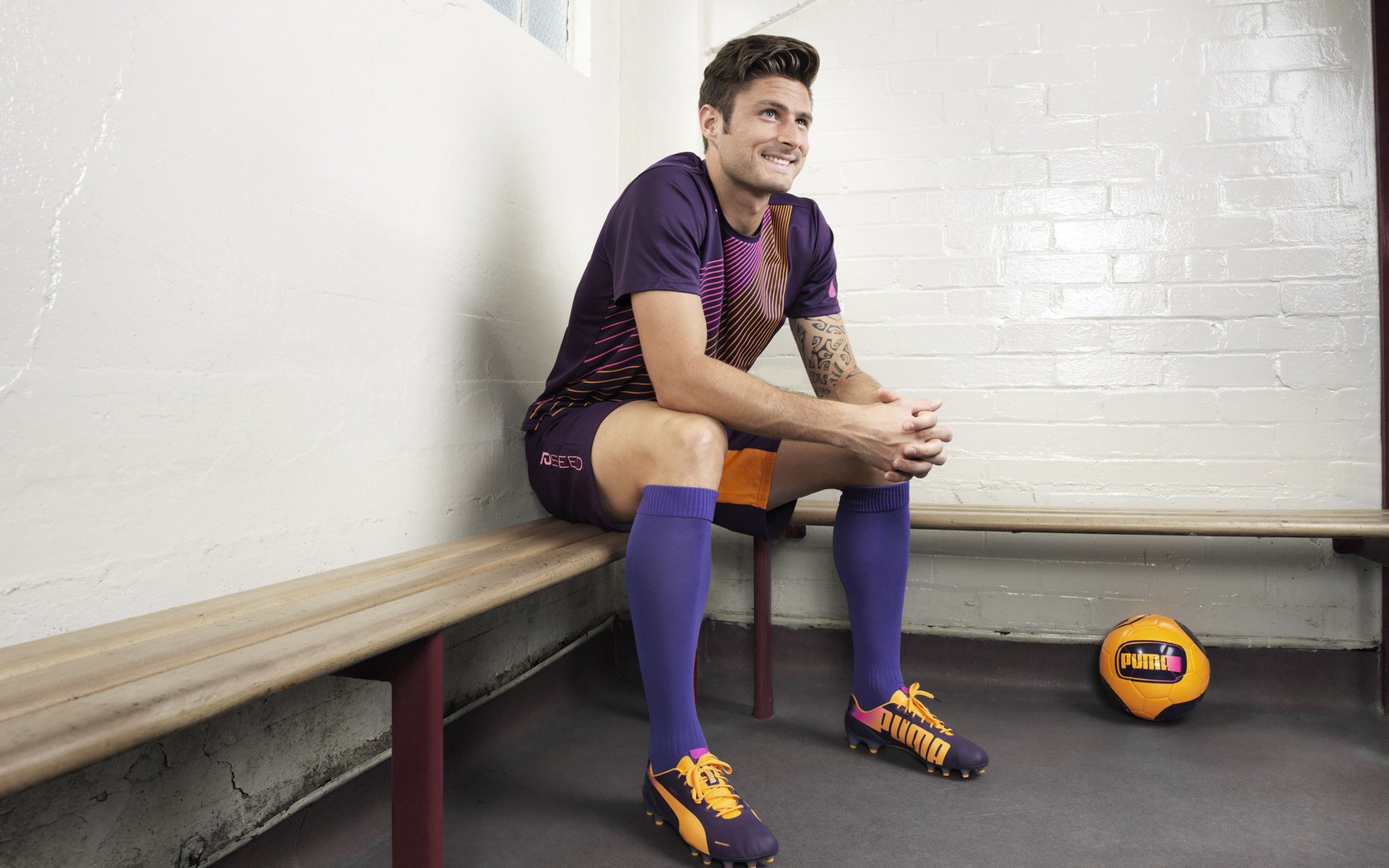 亚泰主帅称目标明确保上半区排名,亚泰战绩