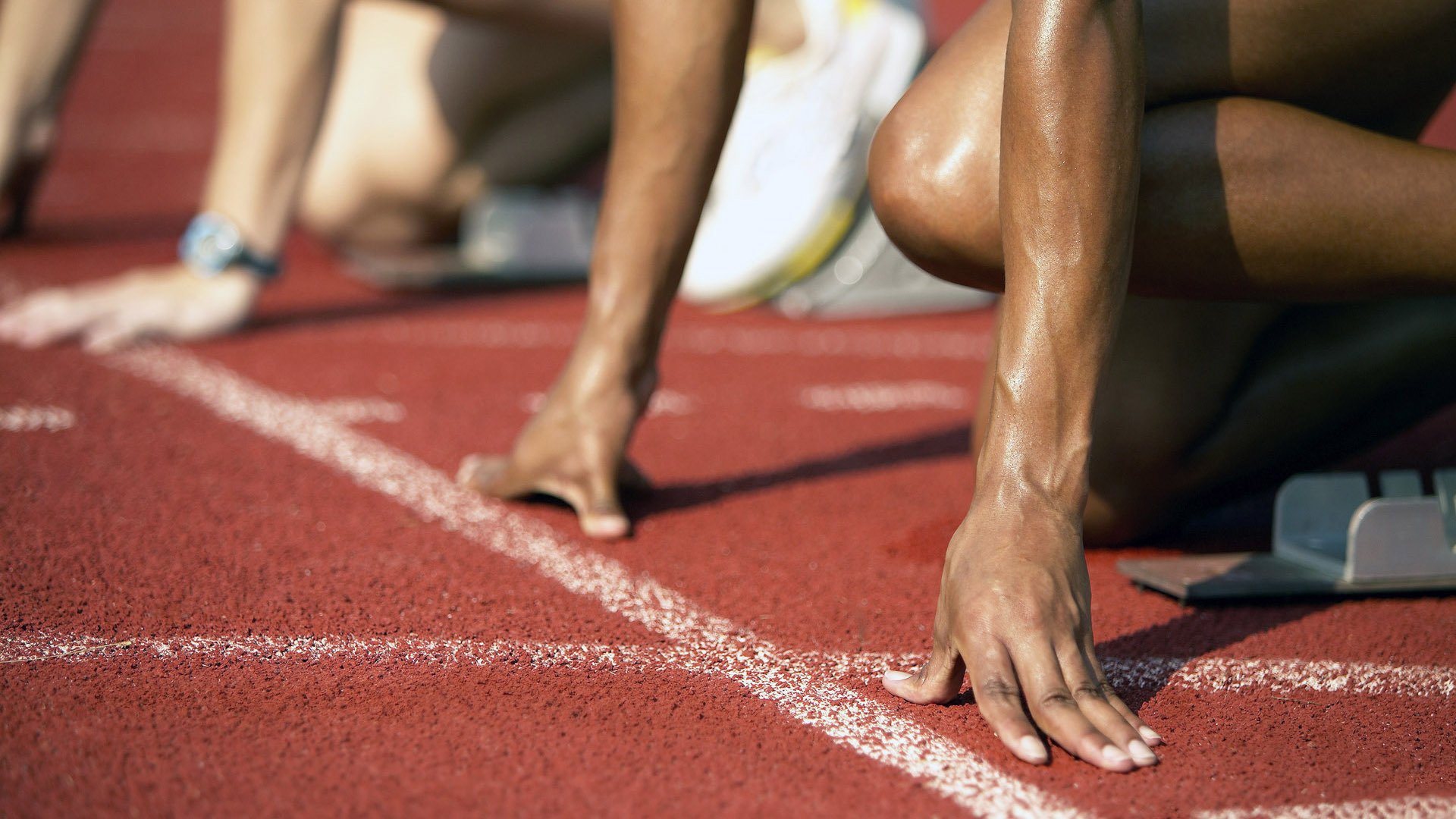 冠军球队球员携手社区开启青少年体育新篇章