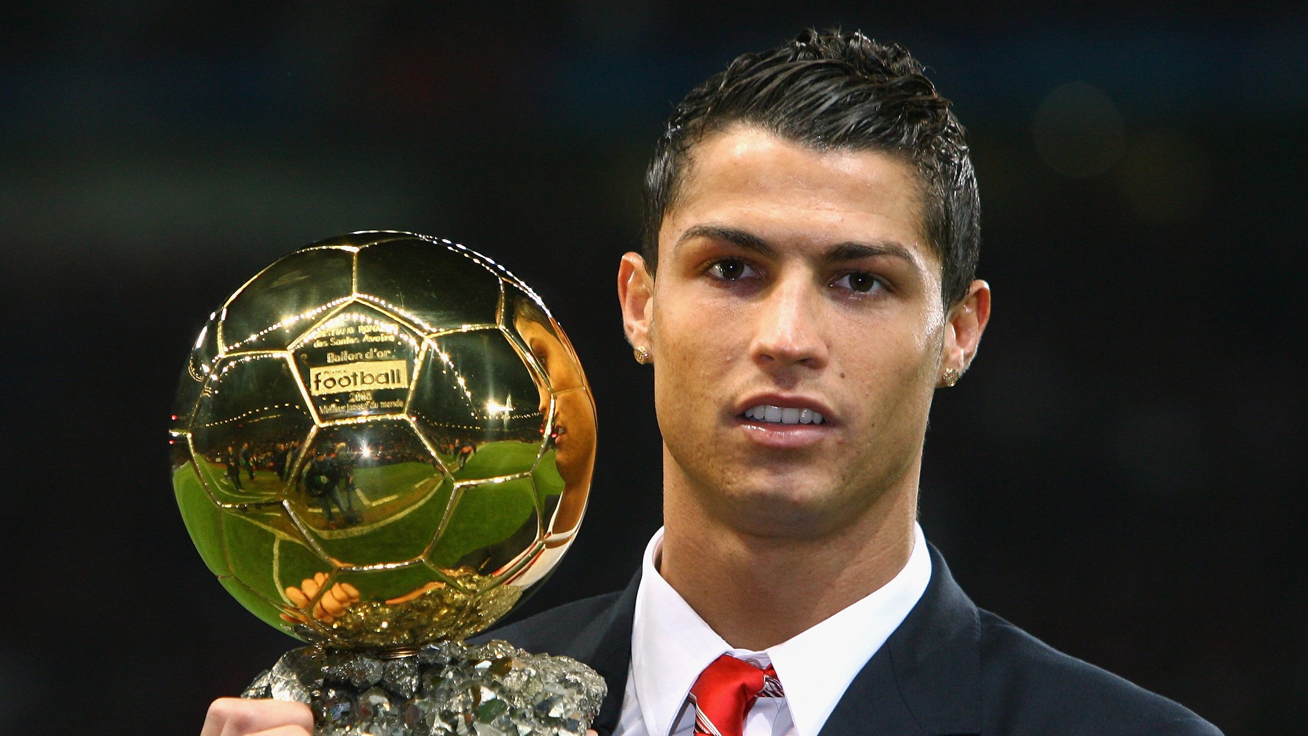 国际米兰客场大胜,劳塔罗再演帽子戏法,劳塔罗转会国米